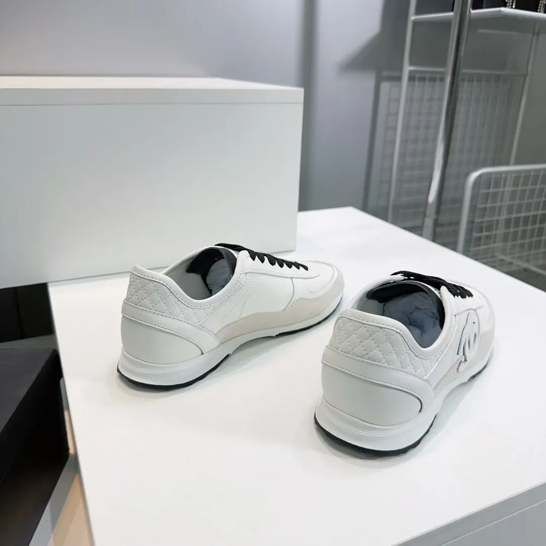 👟👟Ex-factory price 440👟👟 CHANEL Chanel 2025 new panda sneakers, color matching thick-soled casual sports shoes, upper: imported calfskin/imported suede, lining: imported sheepskin lining, outsole: TPU original outsole Size: #35-40 (40 customized, non-refundable)